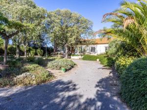 Maisons de vacances Holiday Home Le Clos Saint Emilie - Tennis & piscine by Interhome : photos des chambres