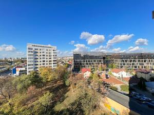Central Riverside Business Center Apartments