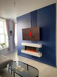 Central 2-bedroom apartment, Montrose - Lunan