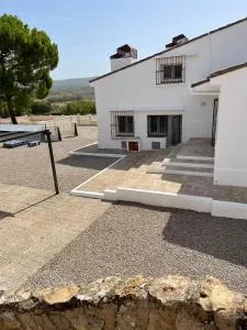 DJM Palms - Shared Casa Rural - Casa Rural Compartida - No es una casa privada - 阿尔卡拉德尔胡卡尔