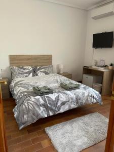 DJM Palms - Shared Casa Rural - Casa Rural Compartida - No es una casa privada