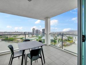 Spectacular River View Apartment