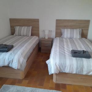 DJM Palms - Shared Casa Rural - Casa Rural Compartida - No es una casa privada