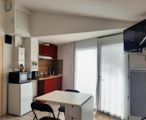 Appartements Au P'tit Brevin, adorable studio a 300 metres de l'Ocean : Appartement 1 Chambre