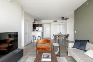 Coral Gables 2br w wd pool gym near shops MIA-83