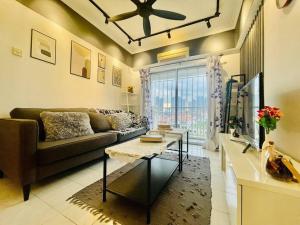 8 pax Homestay near Axiata Arena & Pavilion 2