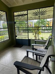 Dells Exotic Haven, 2 bedrooms, 2 baths, pool, gym