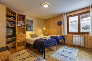 Chalet Les Jeunes - Swiss Ski Chalet with amazing views 8pax