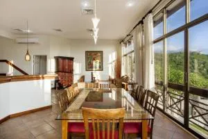 Wisdom House Vibrant Paradise at Villa Sol Resort - Cañas Dulces