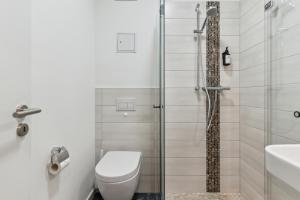 Vorstadtoase für 3 - Queensize-Bett, Schlafcouch, Parkplatz & Netflix - Nähe BER