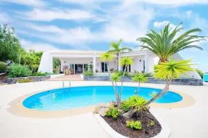 Luxe Villa with Private Pool, Jacuzzi and Spectacular Views - Tejina de Isora