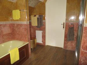 B&B / Chambres d'hotes KerBlondel : Chambre Quadruple de Luxe