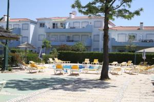 2 Bedroom Top Floor Apartment, Oasis Parque, near Alvor AT01