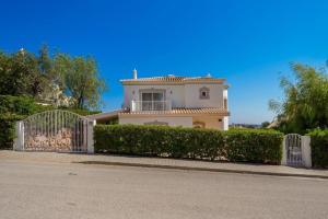 Four Bedroom Villa with private pool Oasis Parque AT09