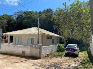 Casa espaçosa na praia do santinho sc