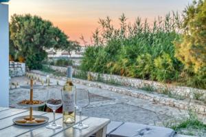 G&K Blue House on Agia Anargyroi Beach, Naousa