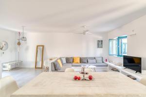 G&K Blue House on Agia Anargyroi Beach, Naousa