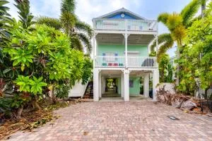 Waterfront Key West Oasis with Float Dock! - Cudjoe Key