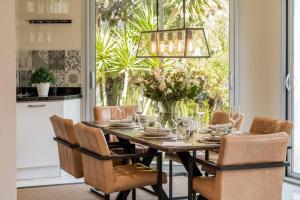 Villa Verde - 3-Bedroom Villa With Pool and Mountain View