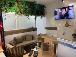 four generation hotel