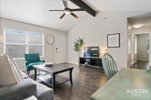 Walk to Barton Springs Spacious Apt Backyard