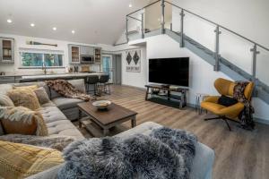 Entire Villa in Sierra Mountains