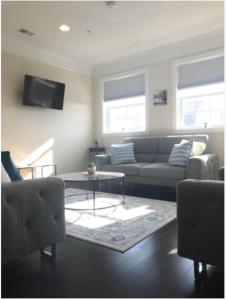 Entire Extra Large Luxury 3 Bedrooms Condo