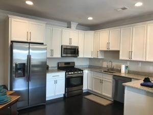 Entire Extra Large Luxury 3 Bedrooms Condo