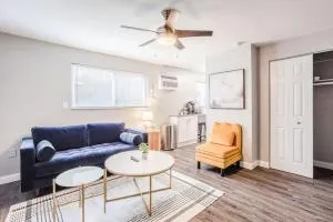 Cozy, Central 1B Apt Close to UC Hospitals, DT - Bellevue