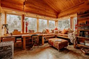 Greenpoint Getaway - R Corner