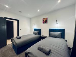 Amazing Sea View I New Morden Three Bedroom Flat I Super Central Location