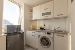 AC and Fast Wifi Modern Big Studio Apartment Emilii Plater 55