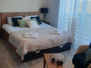 Sunny Woods Apartment