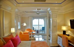 Oceanside Junior Suites at 5 Star All-Inclusive Resort