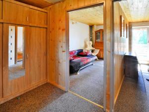 Lakeside holiday home, private garden