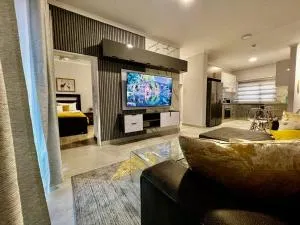 DeeLops Apt 304 @Sarona City - Broadhurst