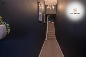 Super Central 3BR Apartment Close to North Lanes Brighton Beach and Shopping Centre