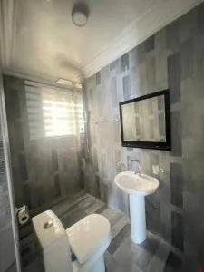 East legon hills - Ashalebotwe