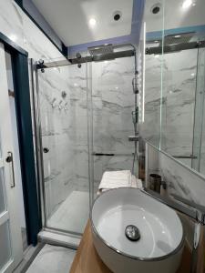 Appartements MRTN APARTMENTS Studio & Suites - Aix-les-Bains, hypercentre : photos des chambres