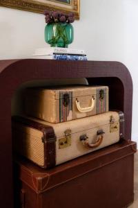 Mr. Nomad: Parisian PopHaus in Uptown