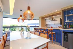 Extraordinário 03 dormitórios vista mar - AQ01I