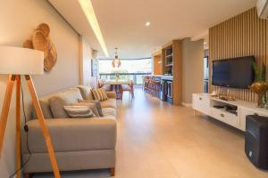 Extraordinário 03 dormitórios vista mar - AQ01I