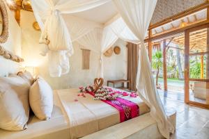 Villa Burung Gili Air Authentic 3-Bedroom Bamboo Villa with Private Pool