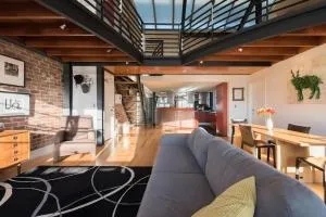 Sunny Loft Lookout with Iconic Sydney Views - Potts Point