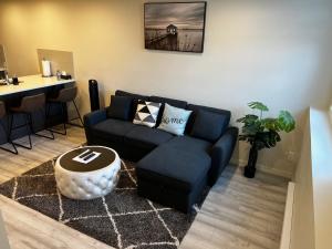 The Waterfront cozy 1 bd suite in Rockland Park, Tuscany NW