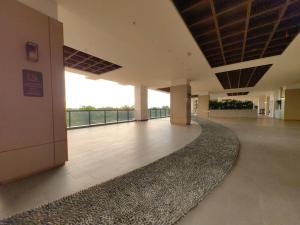 Near Airport K Avenue Family Room