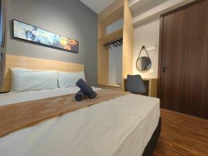 Near Airport K Avenue Family Room