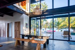 Balam Beach Villa - Modern 4 Bedroom Ocean Front Villa with Pool