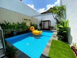 Spacious Family-friendly Villa with Swimming Pool - Gondowulung