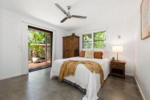 Tallow Beach Retreat - welcoming pet-friendly unit